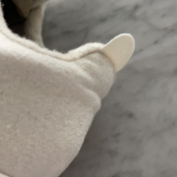 All White Allbird Men’s 11 Wool Runners - Picture 8 of 14